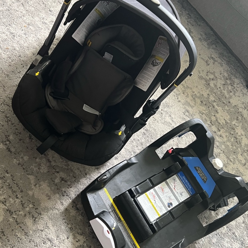 Doona Stroller with Base + Accessories Included